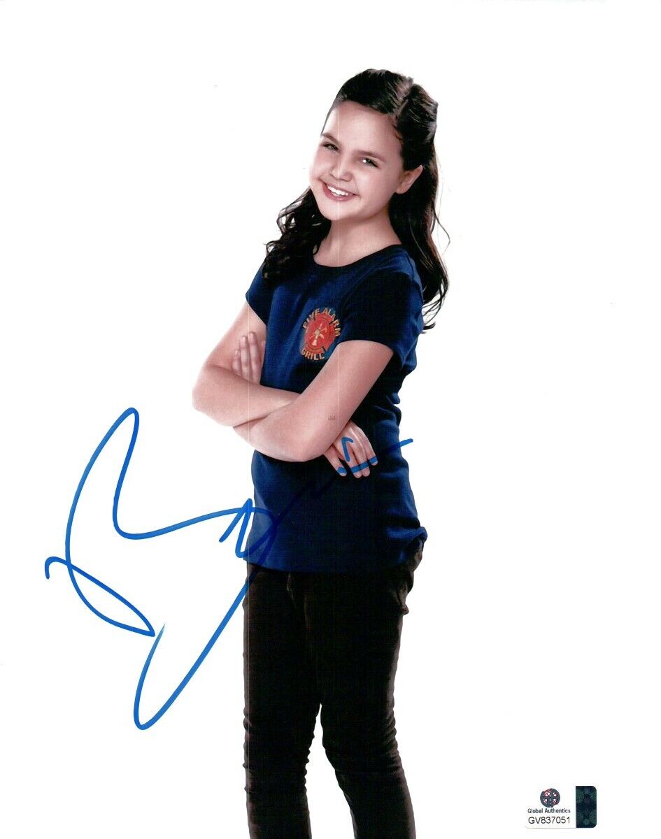 Bailee Madison Signed Autographed 8X10 Photo Poster painting Just Go With It Arms Crossed 837051