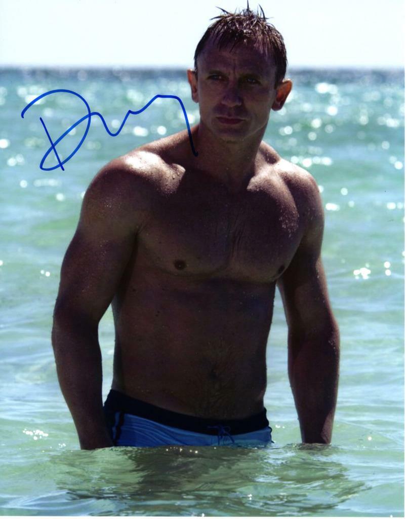 Daniel Craig signed 11x14 Photo Poster painting Pic autographed Picture with COA