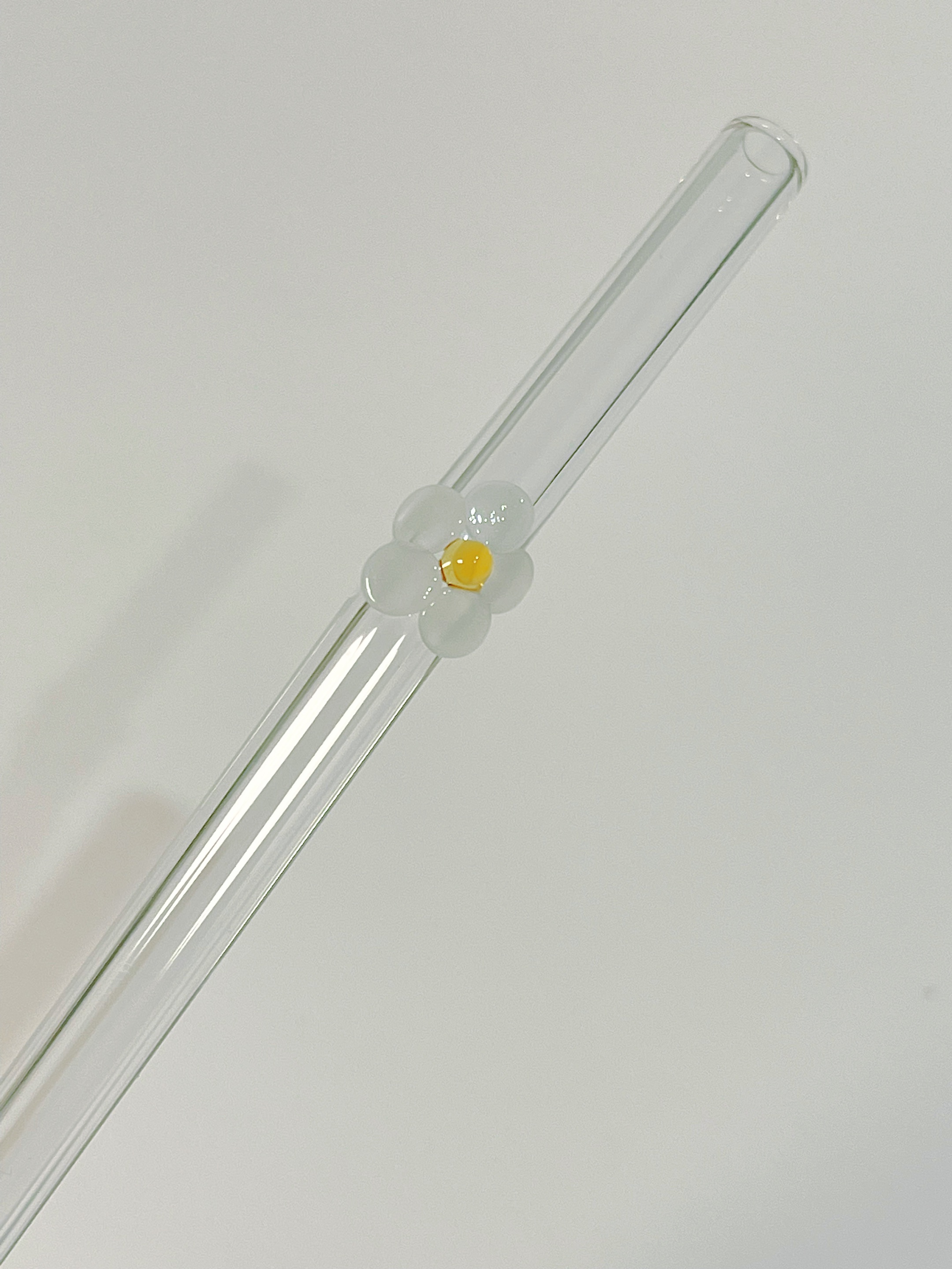 Maneifurui™ White Flower Reusable Glass Drinking Straw