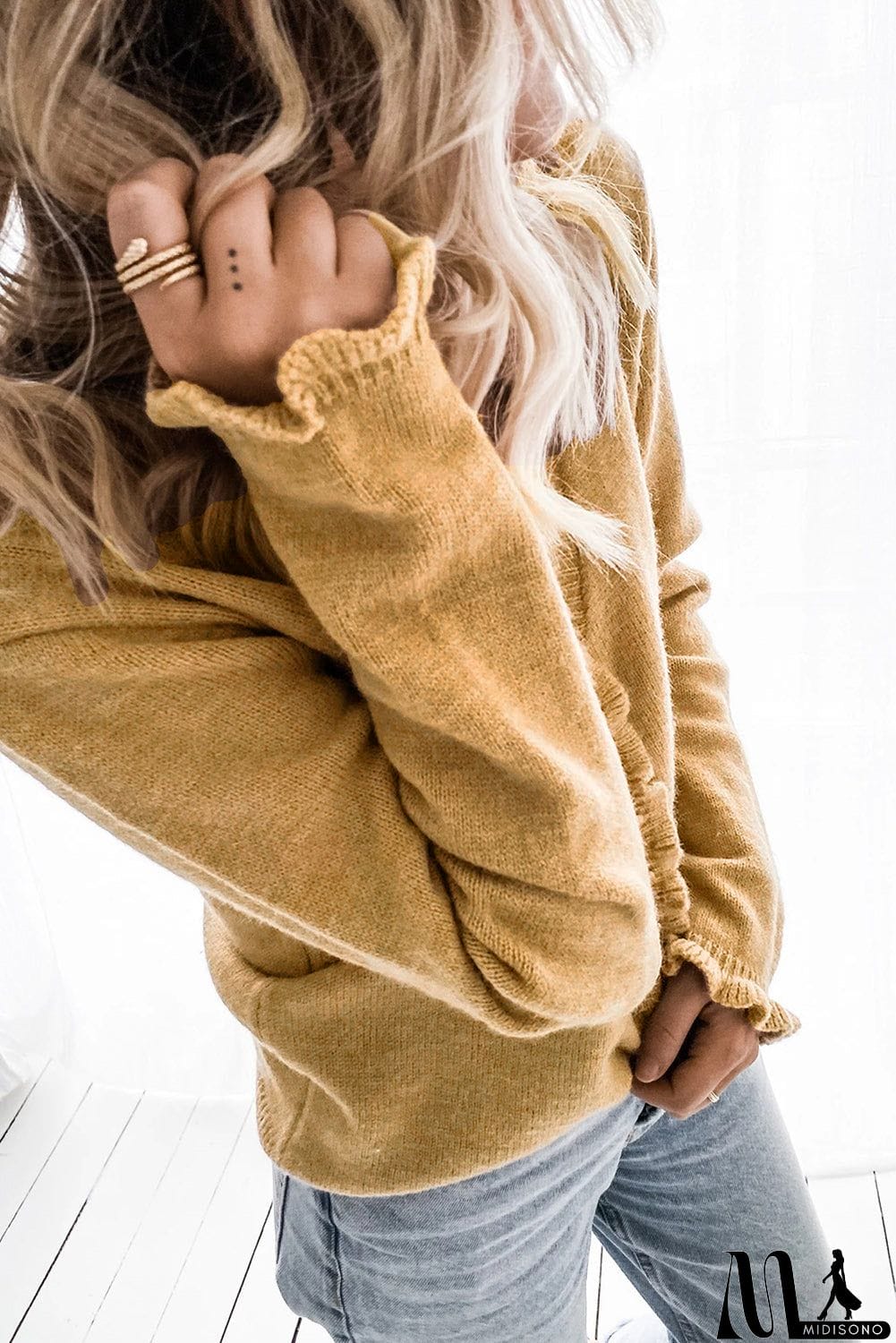 MidiSono - Frilled V Neckline Buttons Sweater Cardigan