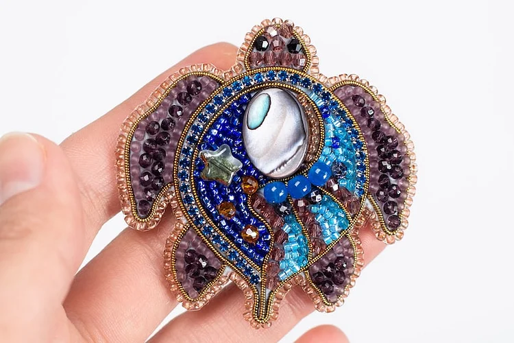 Turtle Bead Embroidery DIY Kit. Beaded Brooch. Seed Bead Brooch kit. DIY Craft kit. Beadweaving Kit. Needlework beading
