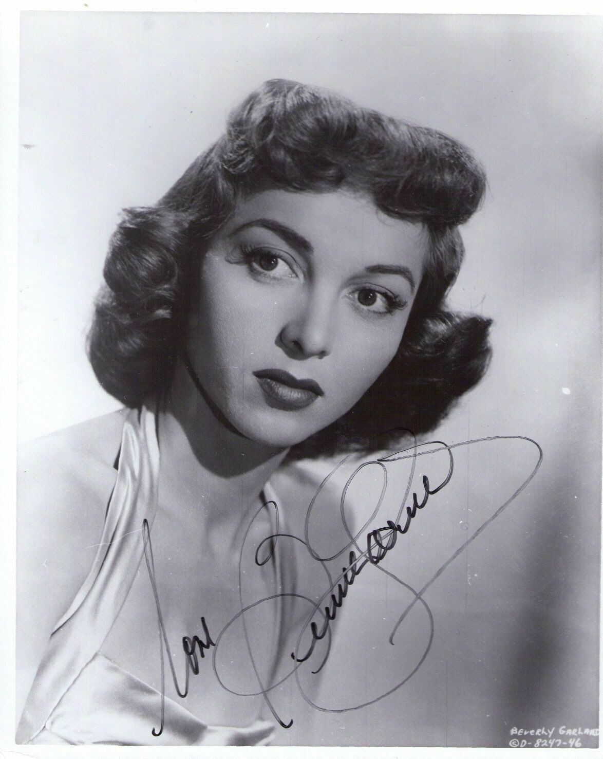 BEVERLY GARLAND, ACTRESS WAS THE WIFE MRS DOUGLAS ON MY 3 SONS 8X10 Photo Poster painting W/COA