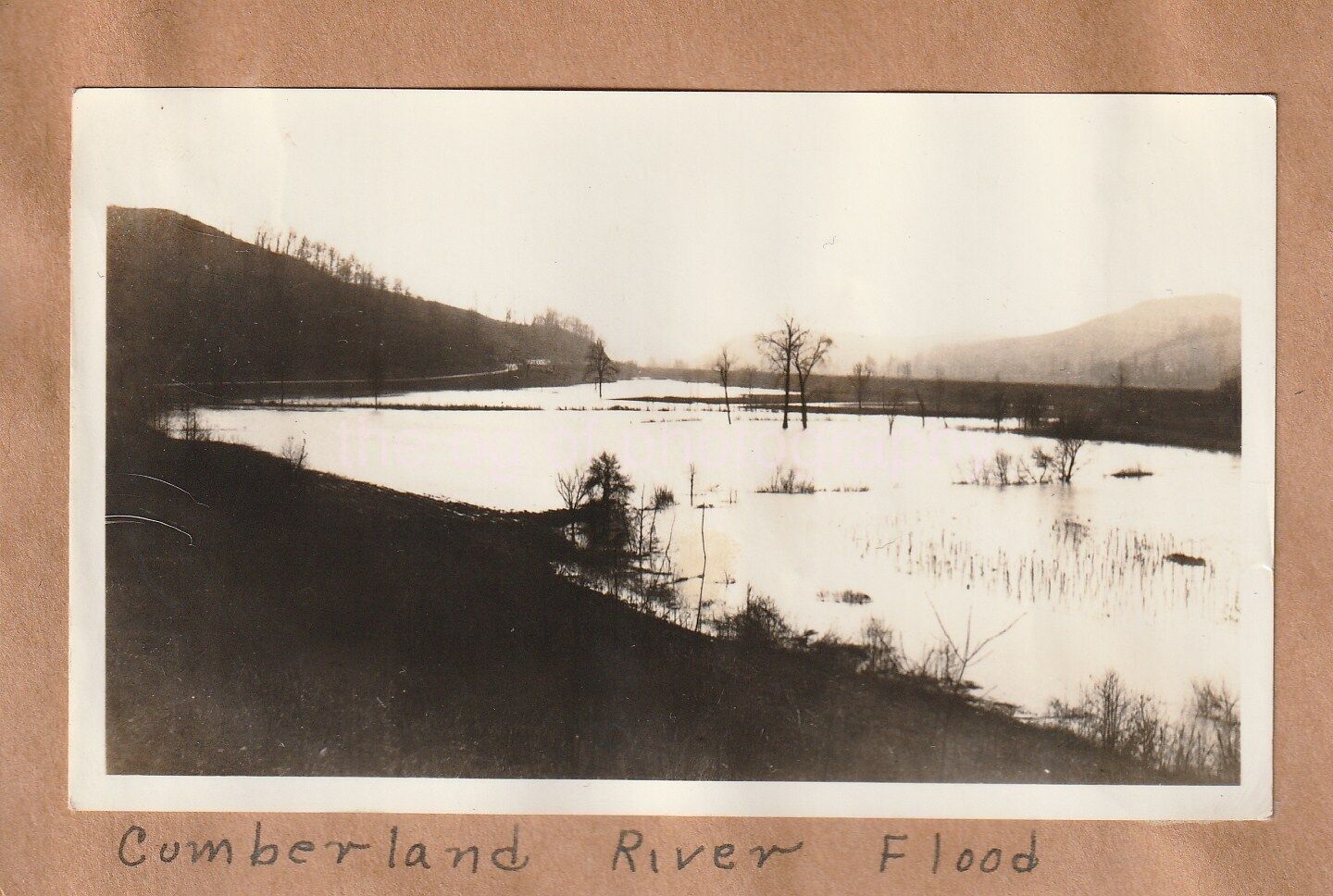 CUMBERLAND RIVER FLOOD Vintage FOUND Photo Poster painting bwKentucky 812 14 F