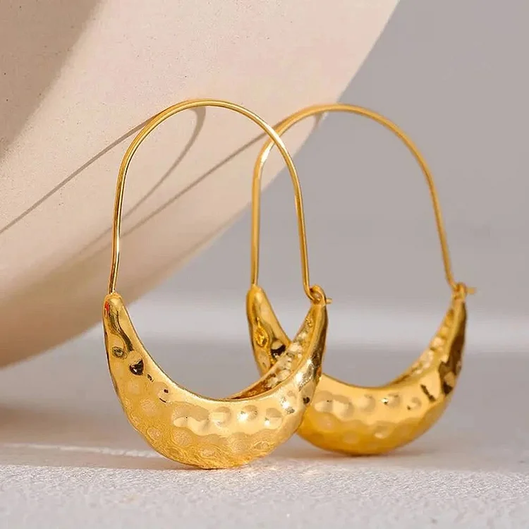Trendy Golden Plated Textured Crescent Hoop Earrings for Women Stainless Steel Hammered Thick Hoops Long Hook Earrings