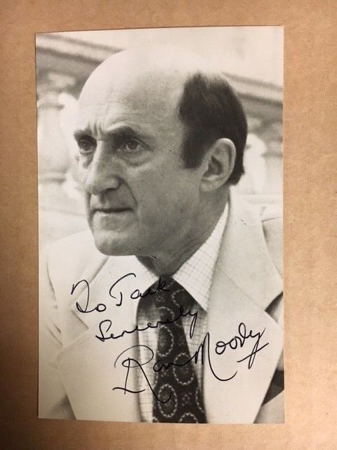 Ron Moody Boldly Signed 3 1/2 x 5 1/2 postcard Sized Photo Poster painting Auction House COA