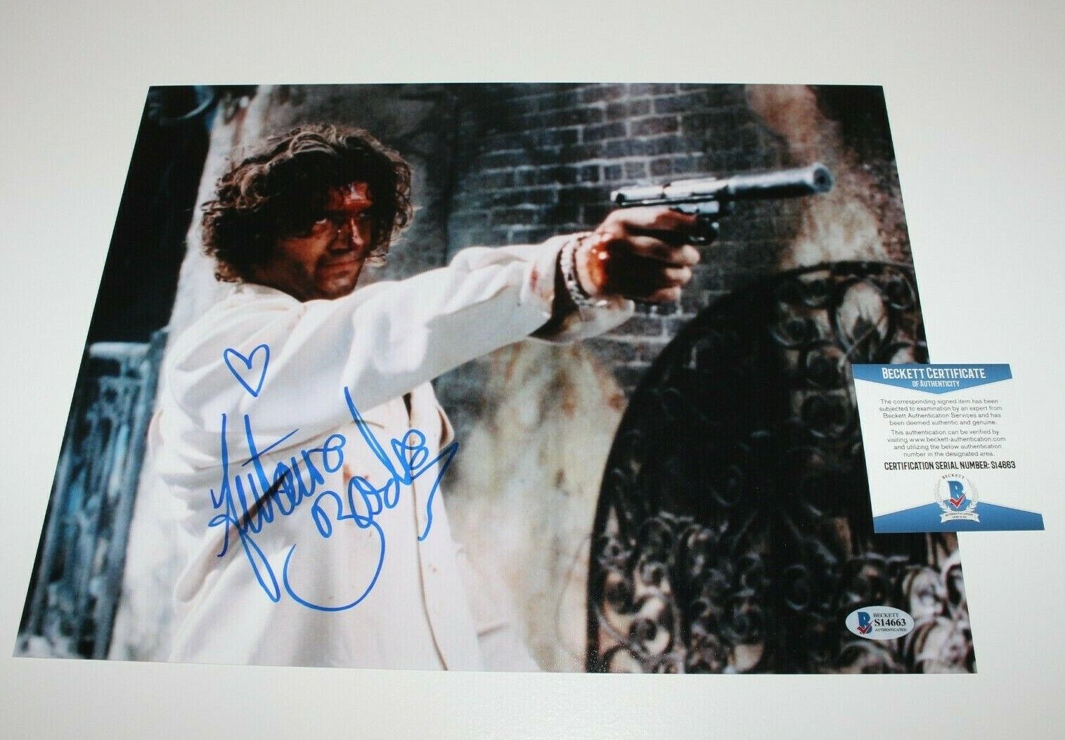 ANTONIO BANDERAS SIGNED DESPERADO 11X14 Photo Poster painting BECKETT COA SHREK MASK OF ZORRO