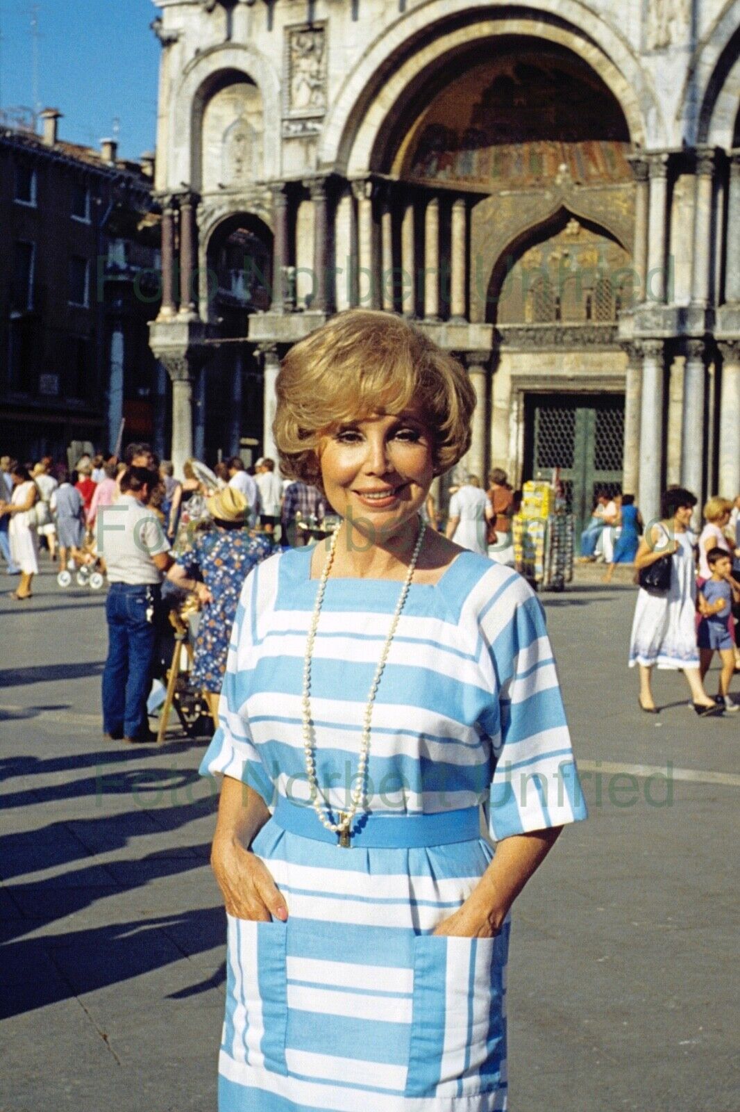 Anneliese Rothenberger - Venedig - Foto 20 x 30 cm ohne Autogramm (Nr 2-7