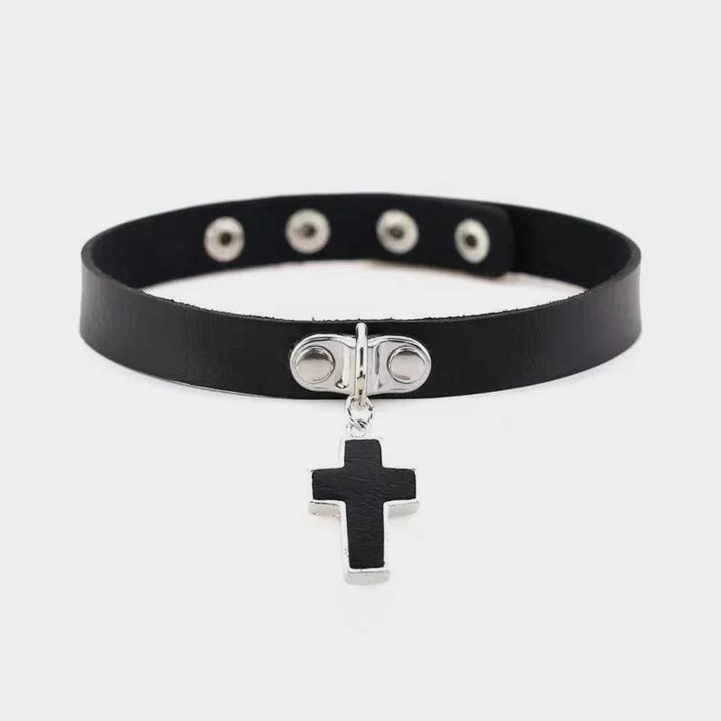 Cross Pendant Choker