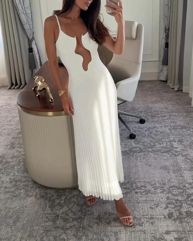 Women's solid color suspender pleated dress