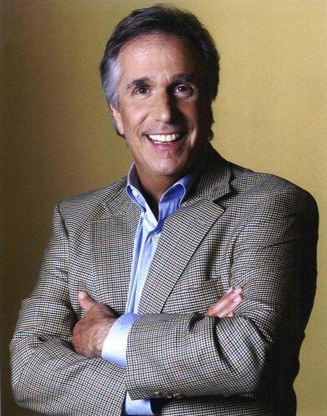 HENRY WINKLER Happy Days 8 x 10 Glossy Photo Poster painting