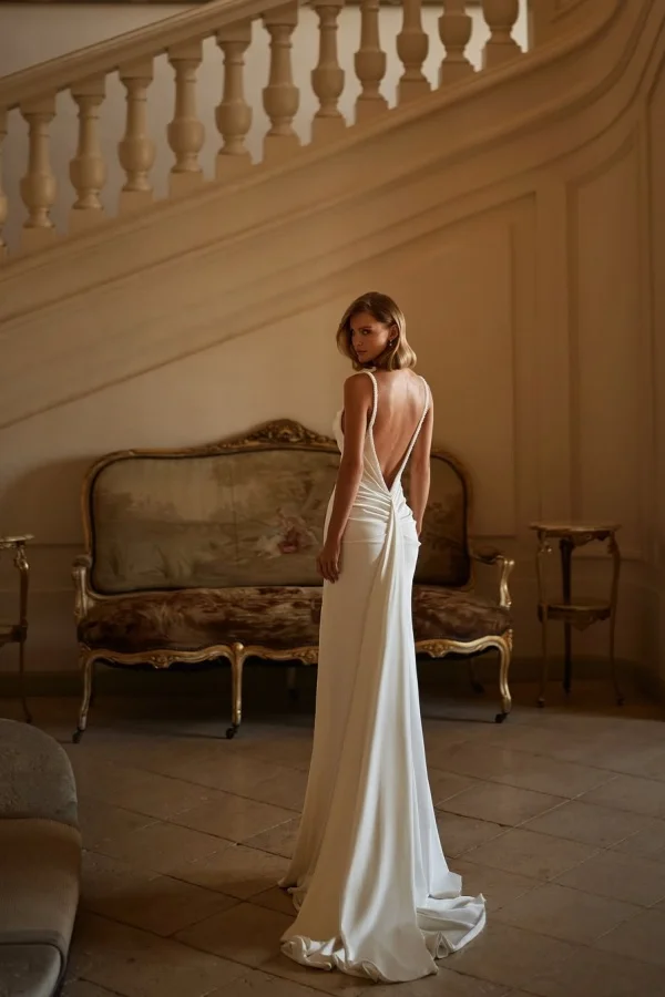 Classic Backless Wedding Dress with Pearl Straps and Gloves ZT0519