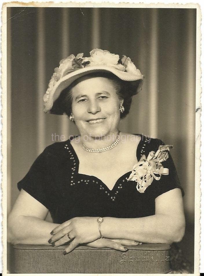 WORKING THE HAT Found Photo Poster paintinggraph bw OLDER WOMAN Original Portrait VINTAGE 99 13