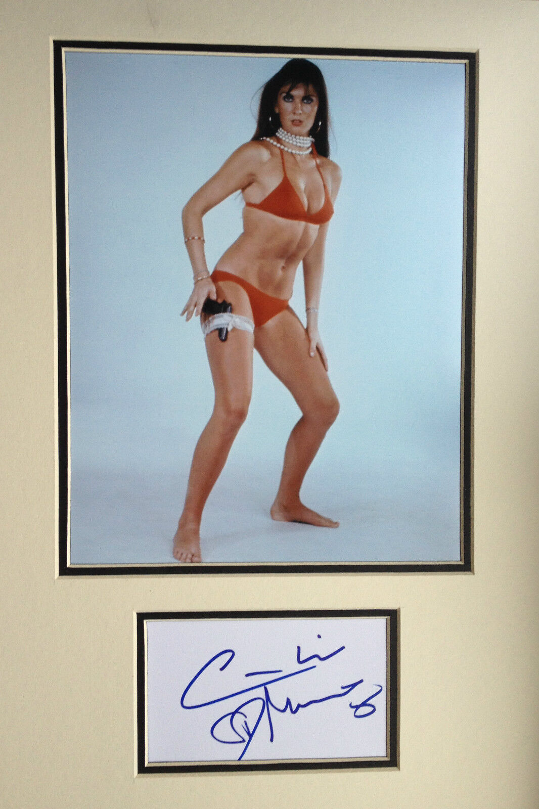 CAROLINE MUNRO - JAMES BOND ACTRESS - STUNNING SIGNED COLOUR Photo Poster painting DISPLAY