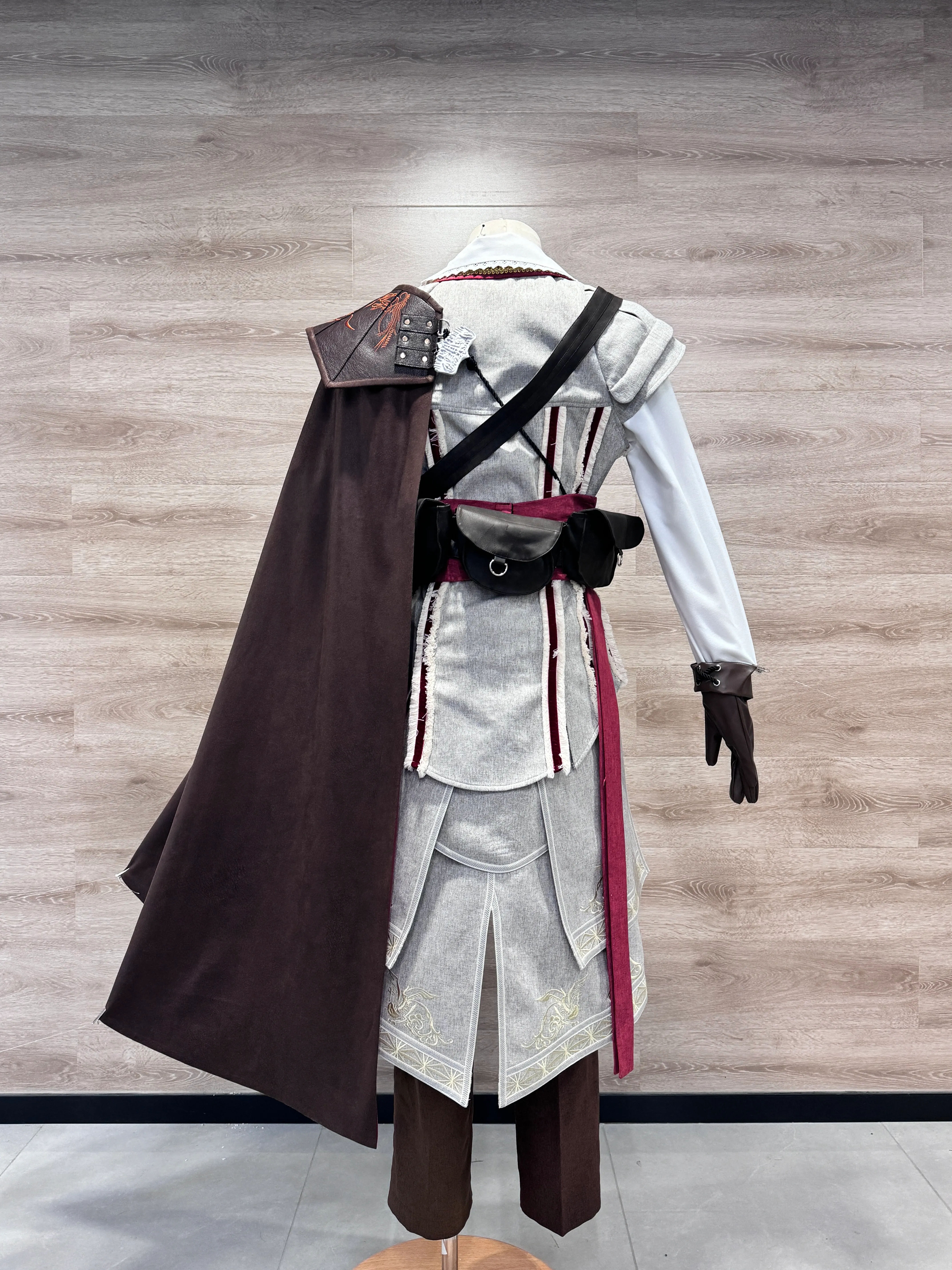 Hidden Blade Assassin's Creed Ezio cosplay costumes image 11