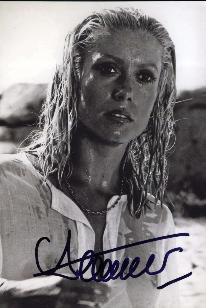 Catherine Deneuve Psa Dna Coa Signed 4x6 Photo Poster painting Autograph