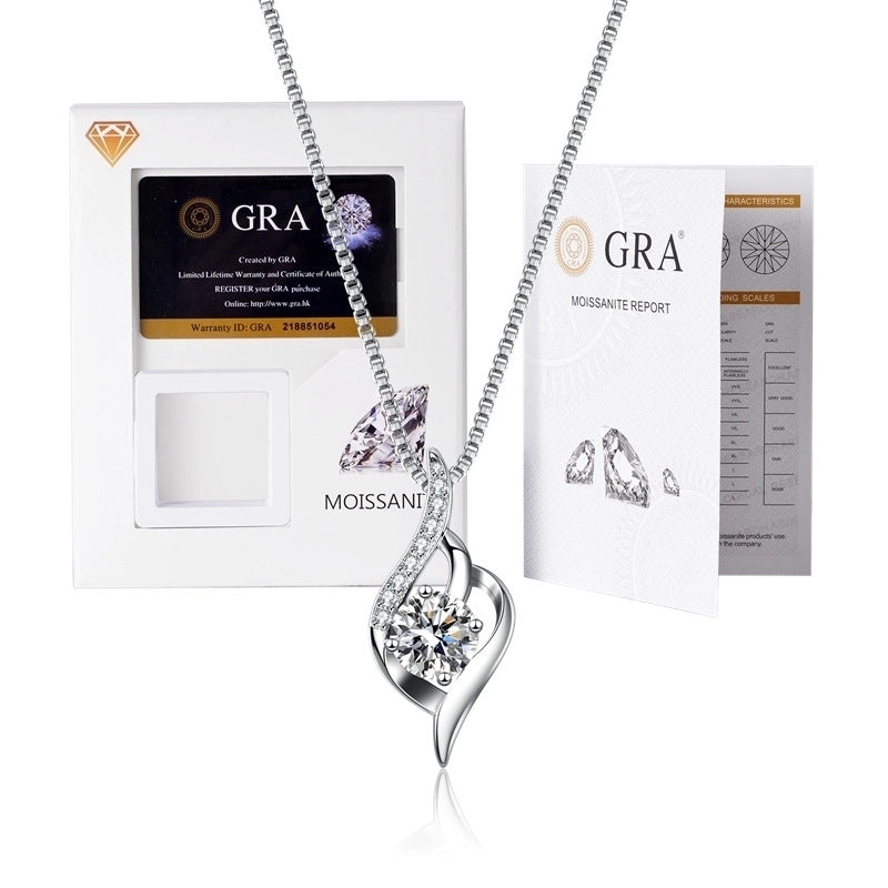 925 Sterling Silver Moissanite Plating Inlay Heart Shape Crown Pendant Necklace