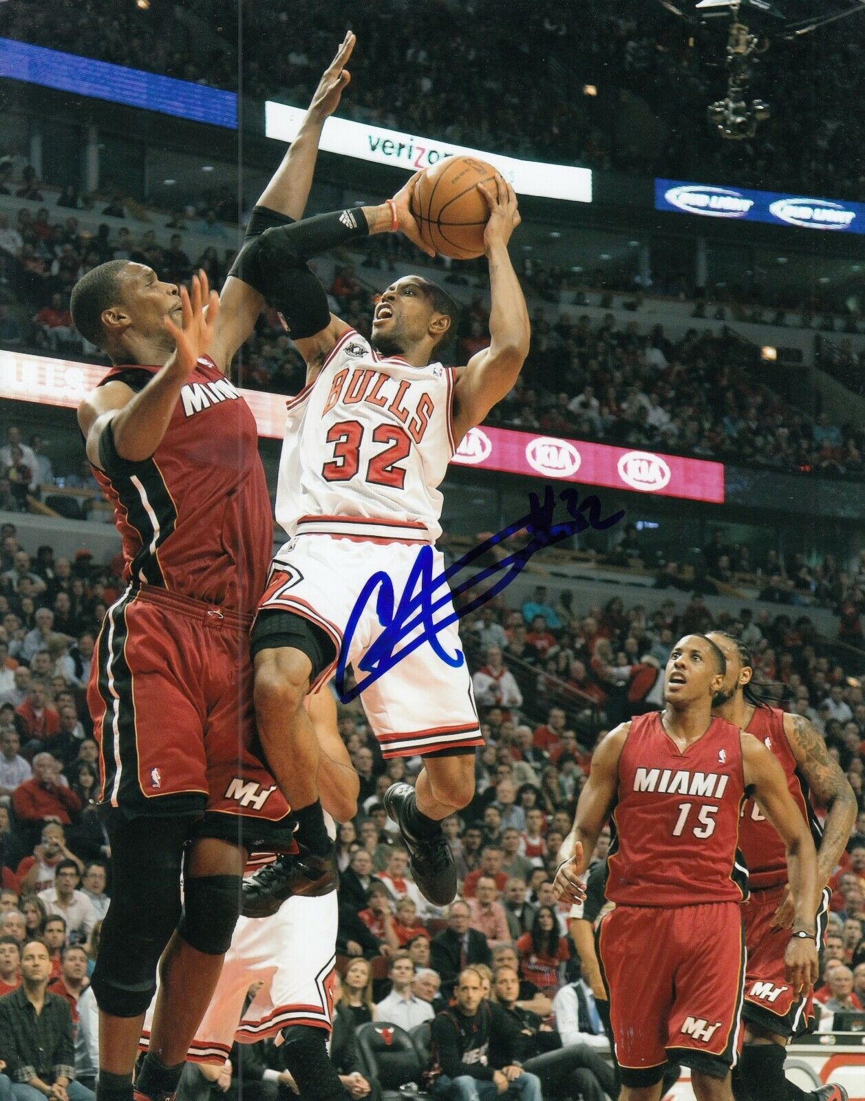 C.J. WATSON signed (CHICAGO BULLS) Basketball autographed 8X10 Photo Poster painting W/COA