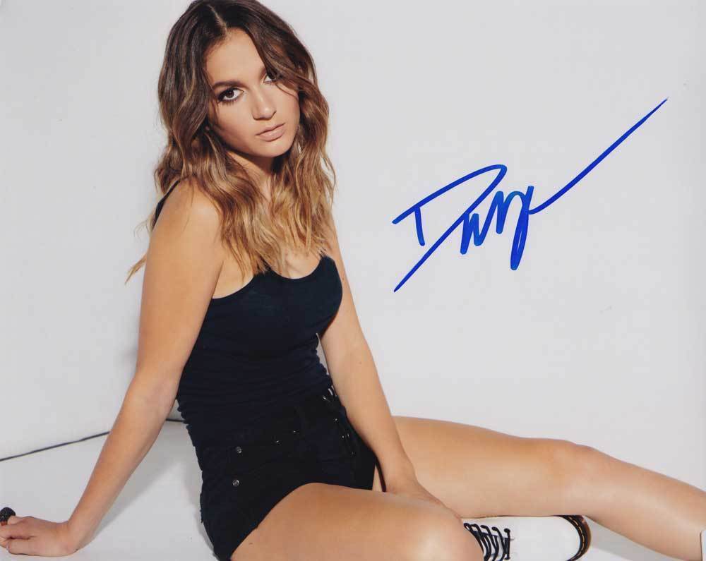 Daya In-Person AUTHENTIC Autographed Photo Poster painting SHA #83803