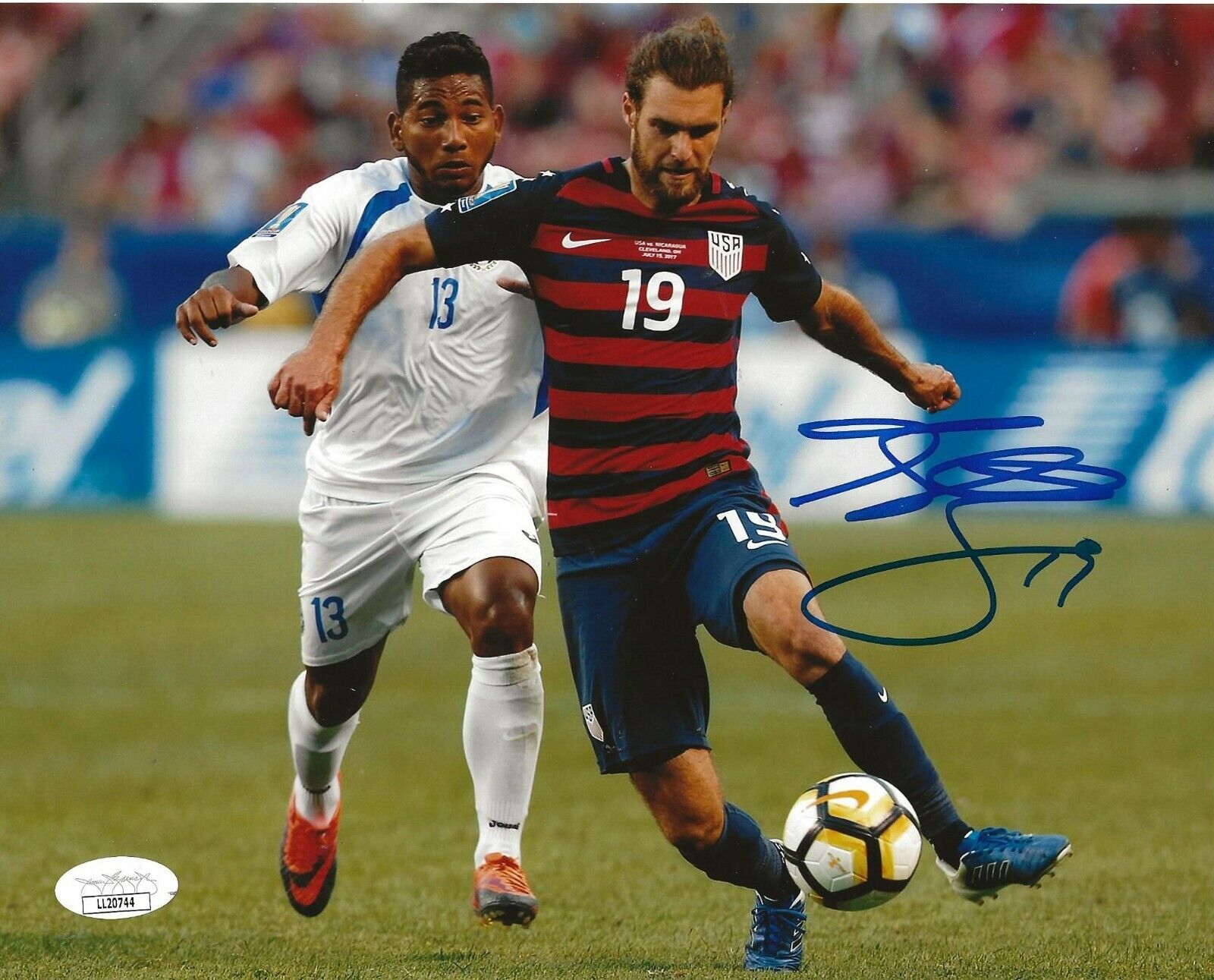 Graham Zusi Sporting Kansas City signed Team USA 8x10 Photo Poster painting autographed 3 JSA