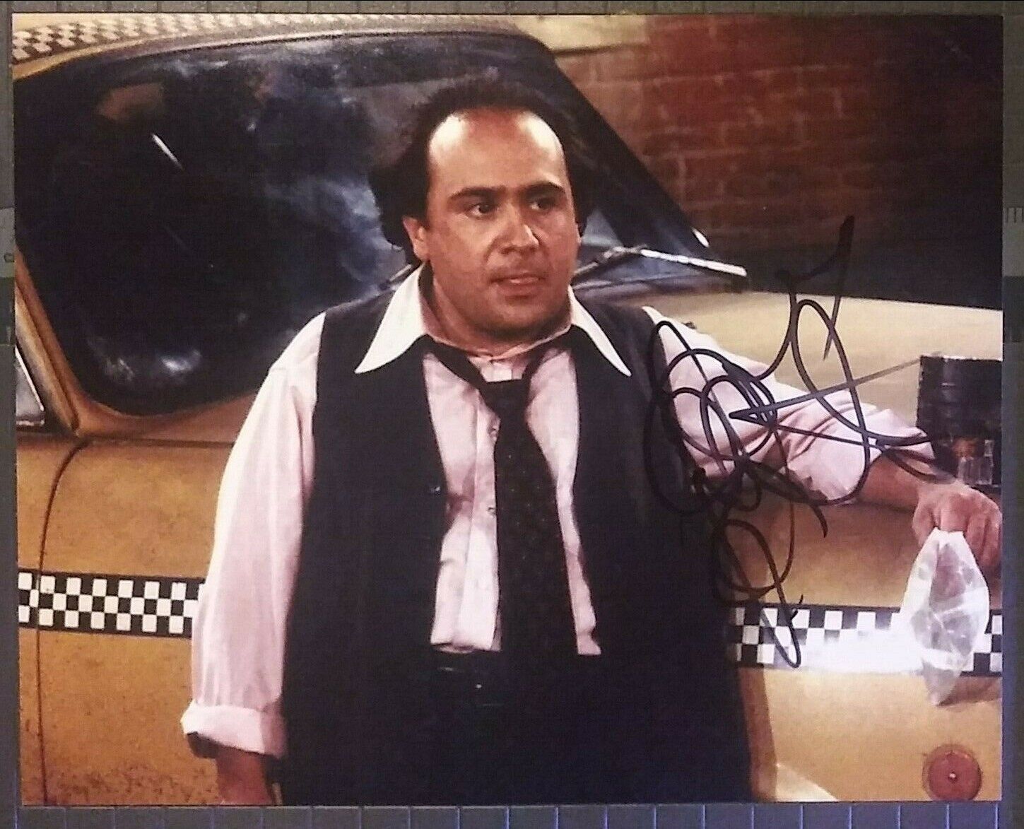 Danny DeVito signed 8x10