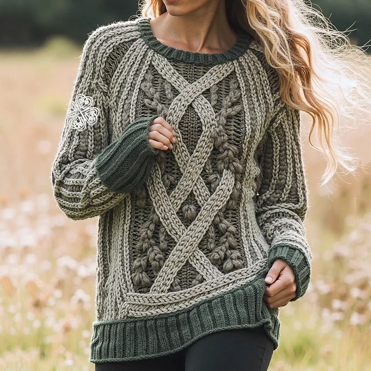 Women's Celtic Knot Jacquard Contrast Crew Neck Sweater