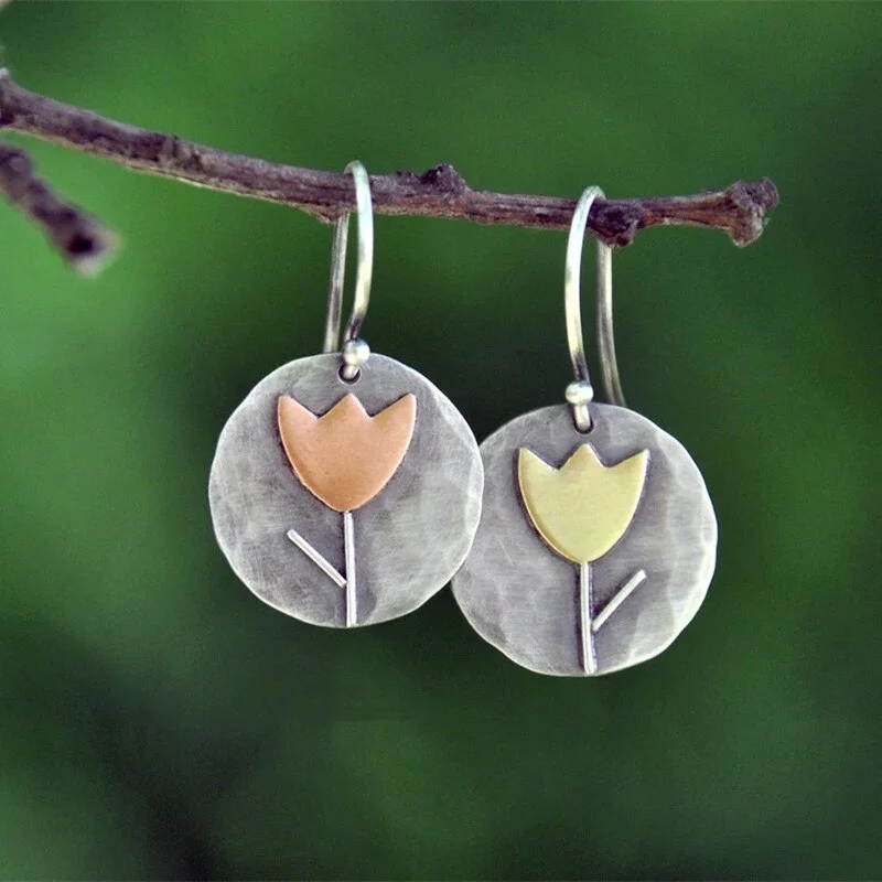 Vintage Round Metal Craftsman Carved Flower Earrings Asymmetric Women's Hook Simple Drop Earrings