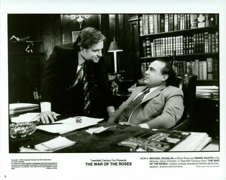 Michael Douglas Danny DeVito War of the Roses original press Photo Poster painting