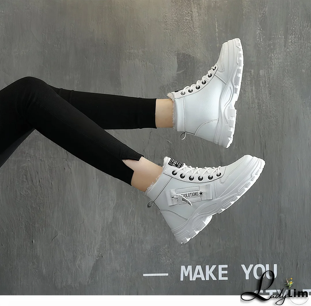 Effortless and Trendy winter Boots