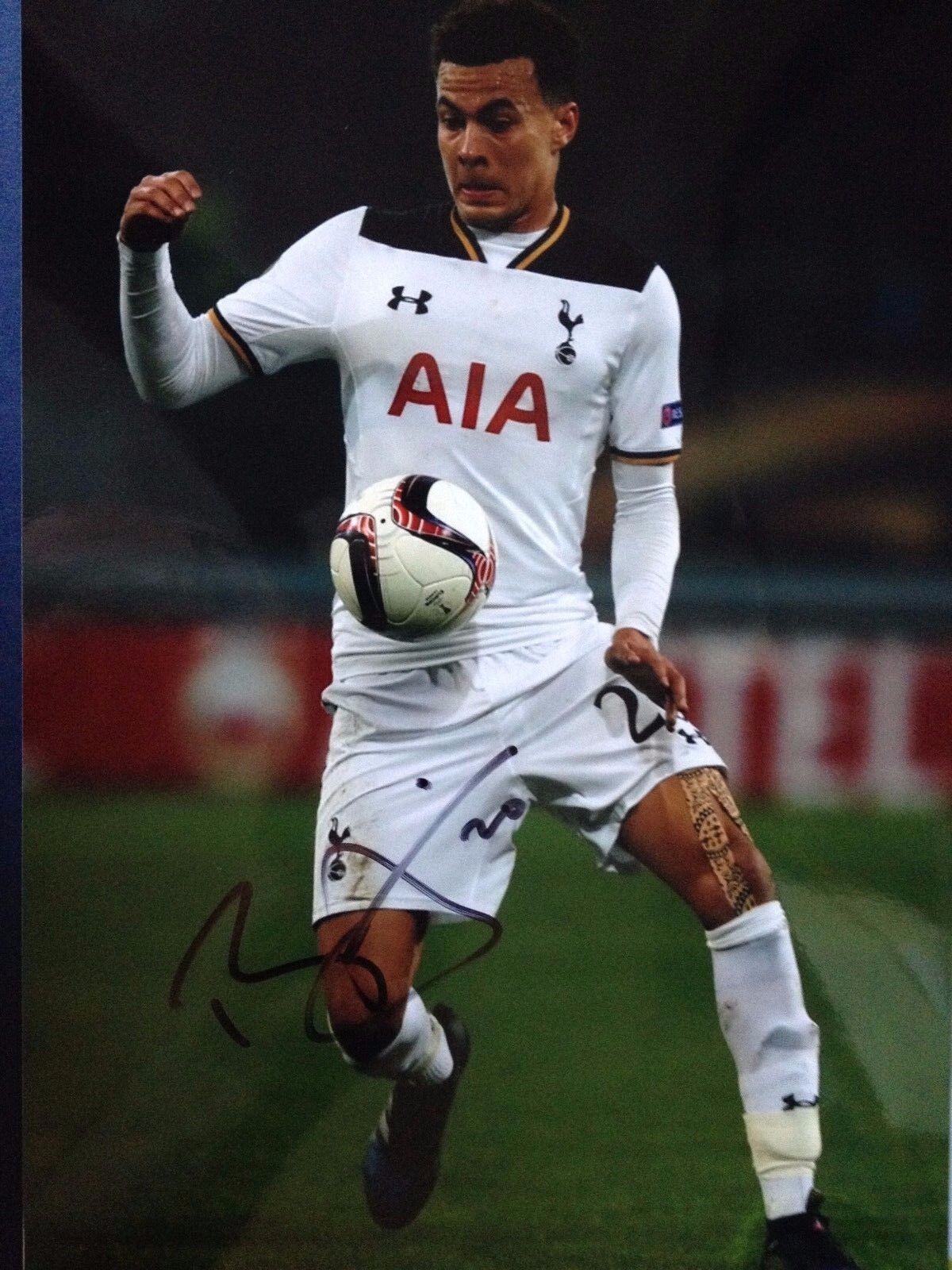 DELE ALLI - TOTTENHAM FOOTBALLER - EXCELLENT SIGNED COLOUR Photo Poster painting