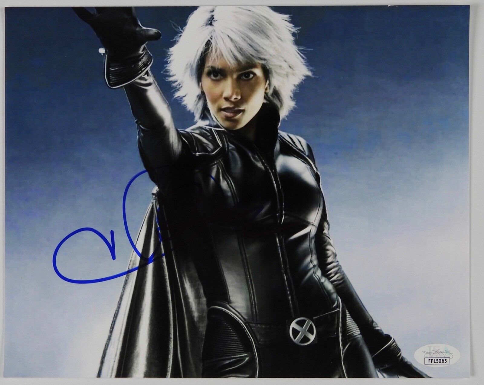 Halle Berry X Men Storm JSA Autograph Signed Photo Poster painting 8 x 10