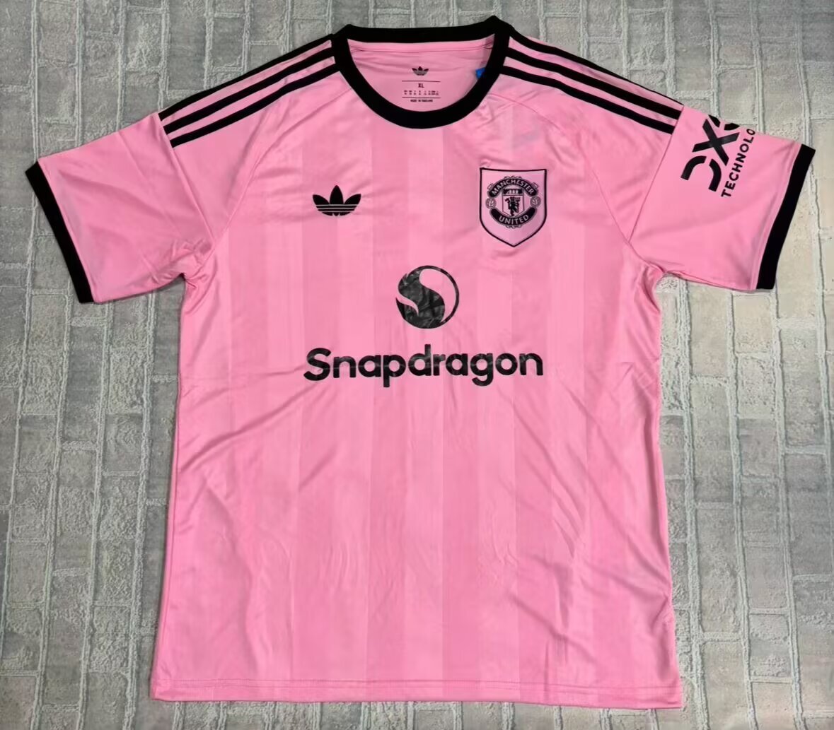 25/26 Football T-Shirt Manchester United Goalkeeper Pink Thai Quality
