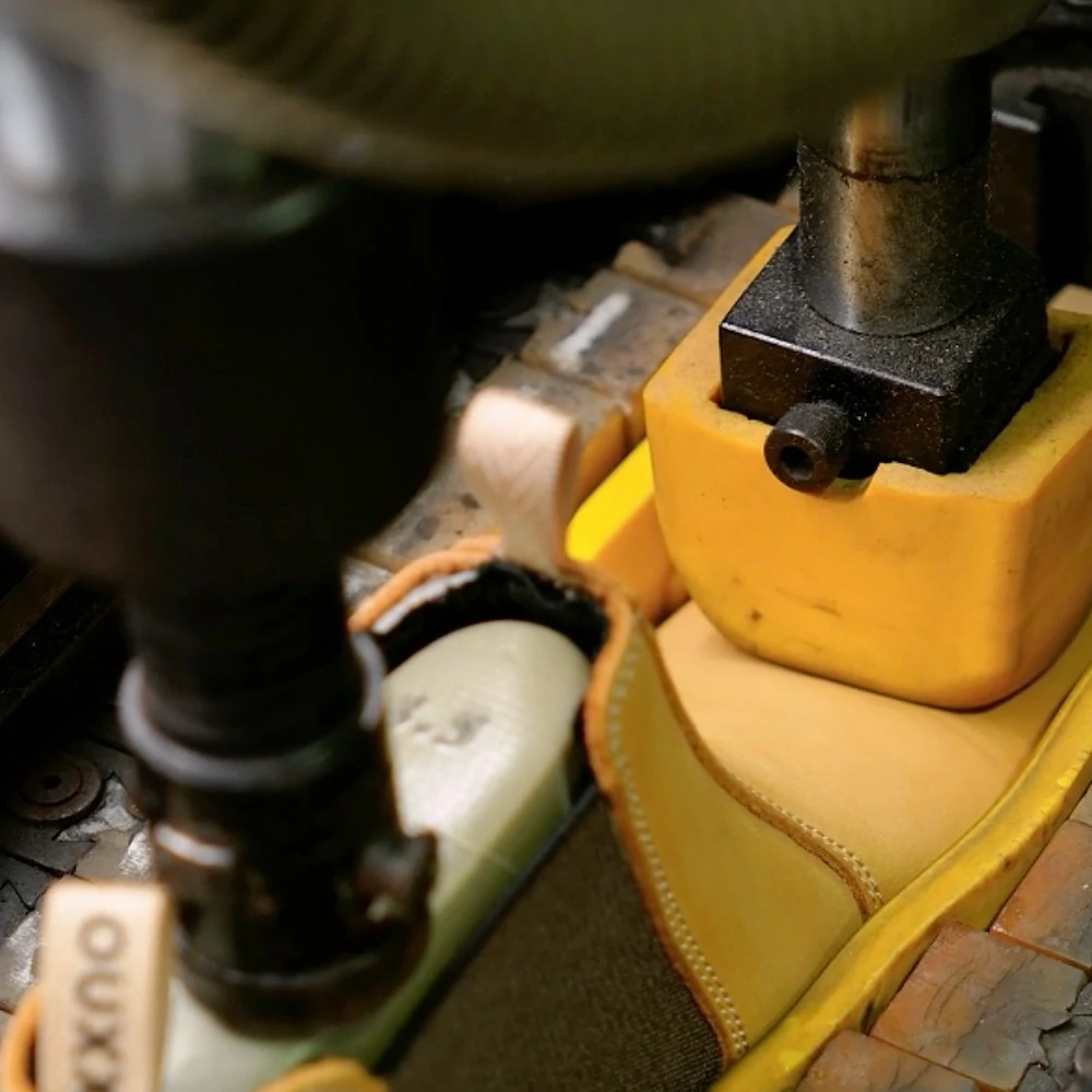 Ensuring Safety in the Age of Technology: The Role of ESD and EH Protection in Work Boots