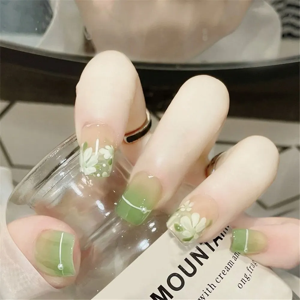 24pcs Light Green Mid-length Ballet Wearable Fake Nails press on Fresh Suitable Girl Woman Summer Decoration Fingernail tips-Nail Inspo