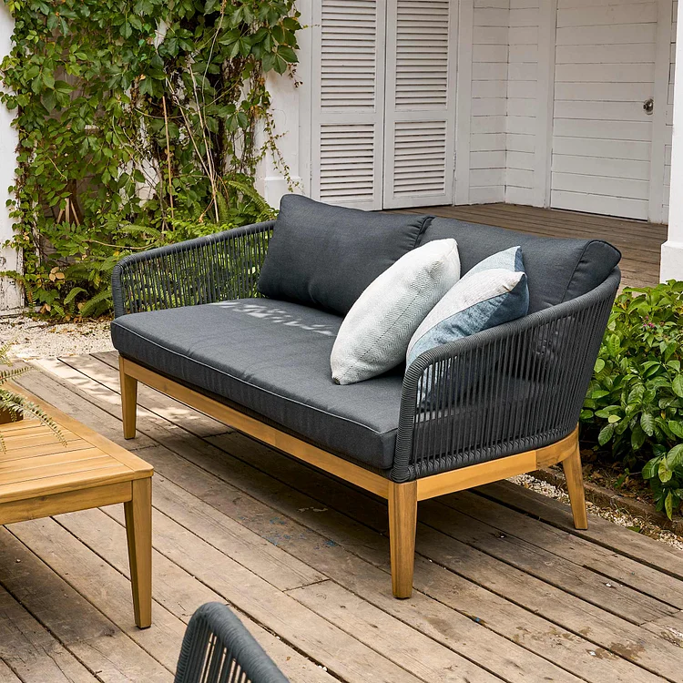 Maui Outdoor Loveseat