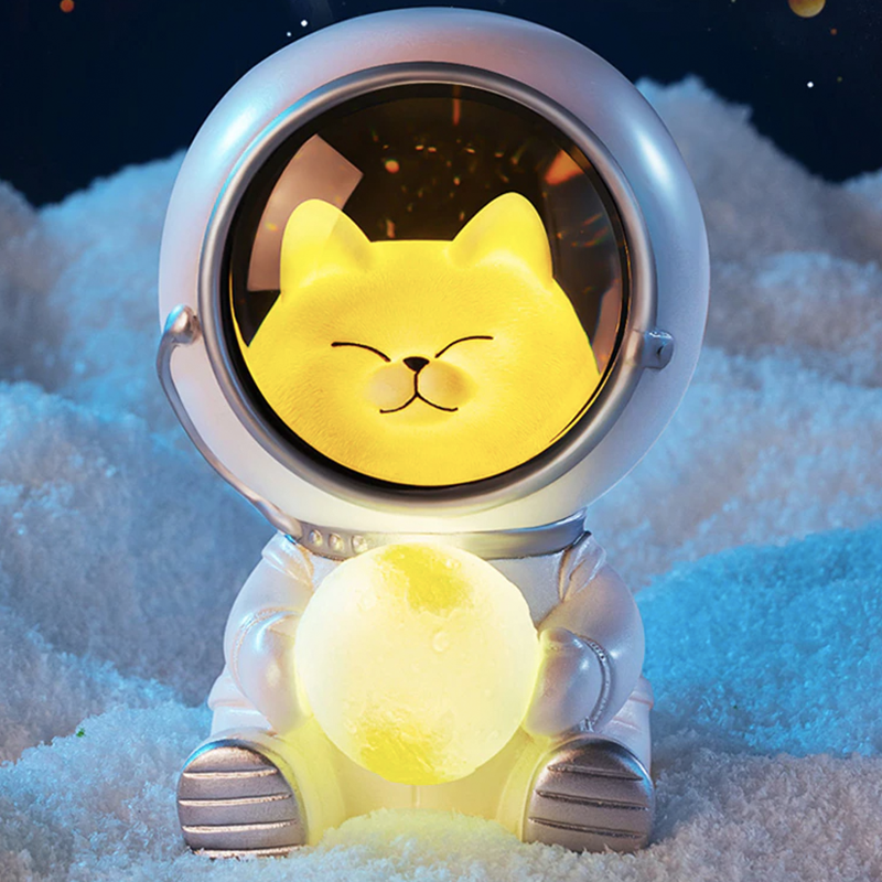 Astronaut Pet LED Lamp