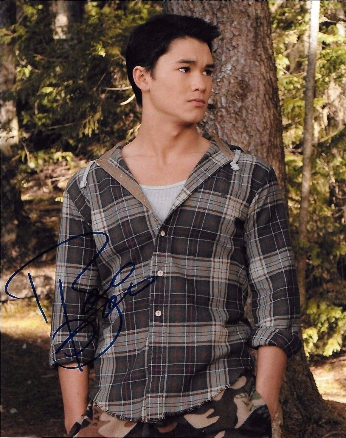 Booboo Stewart Signed Photo Poster painting - THE TWILIGHT SAGA / X MEN / DESCENDANTS STAR G892