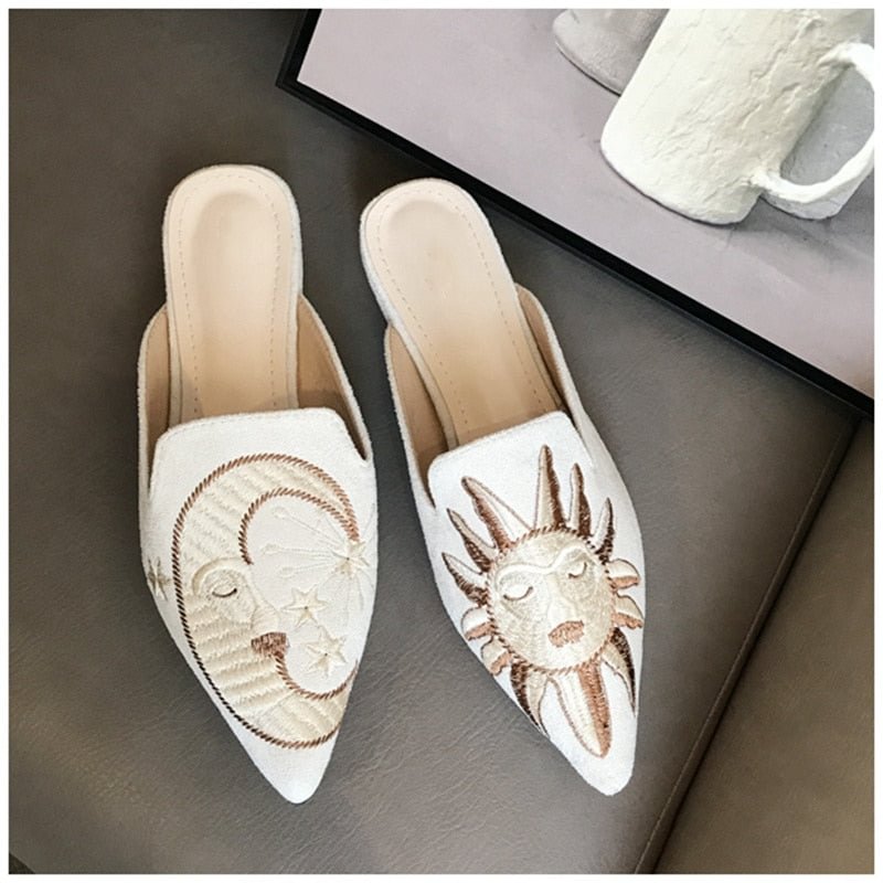 SUOJIALUN Women Slippers Pointed Toe Slip On Half Slippers Fashion Embroider Mules Autumn Outdoor Casual Ladies Sandals Slides