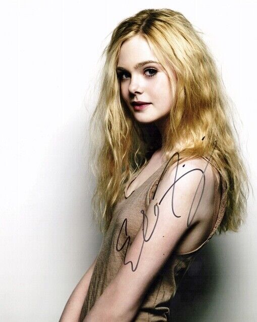 Elle Fanning Signed - Autographed Actress 8x10 inch Photo Poster painting with Certificate