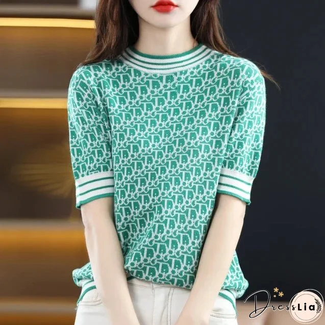 Effortless and Chic winter Pullover