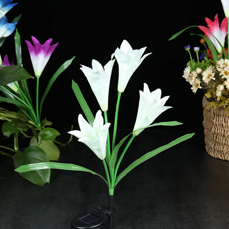 Solar Powered Lily Flowers Light Outdoor Decoration for Garden