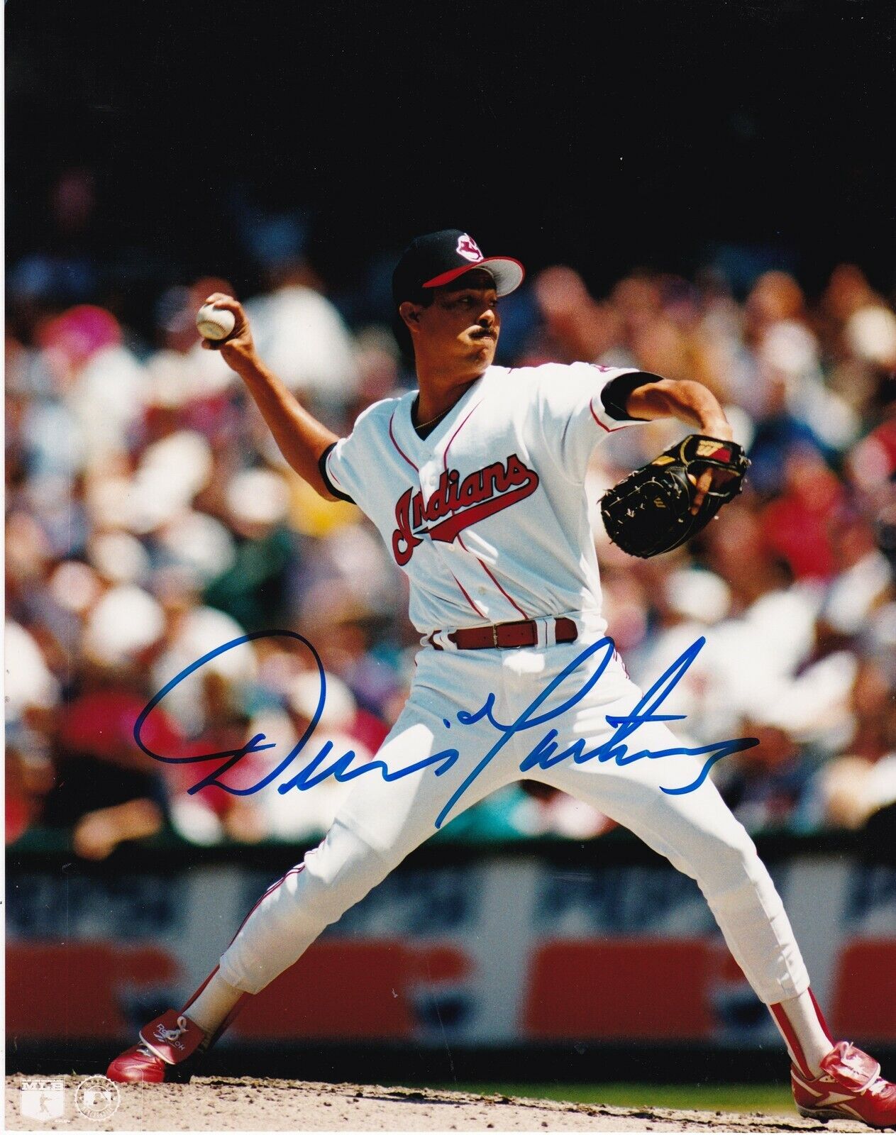 DENNIS MARTINEZ CLEVELAND INDIANS ACTION SIGNED 8x10