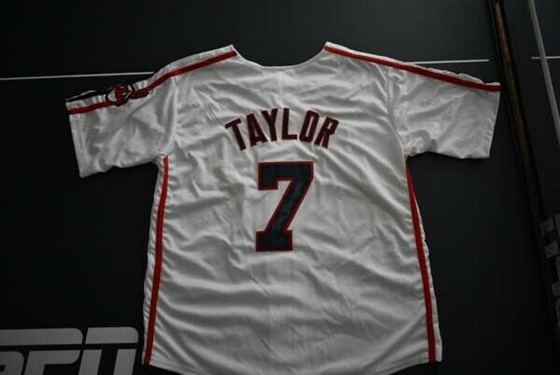 Tom berenger signed autographed major league indians jake taylor large jersey