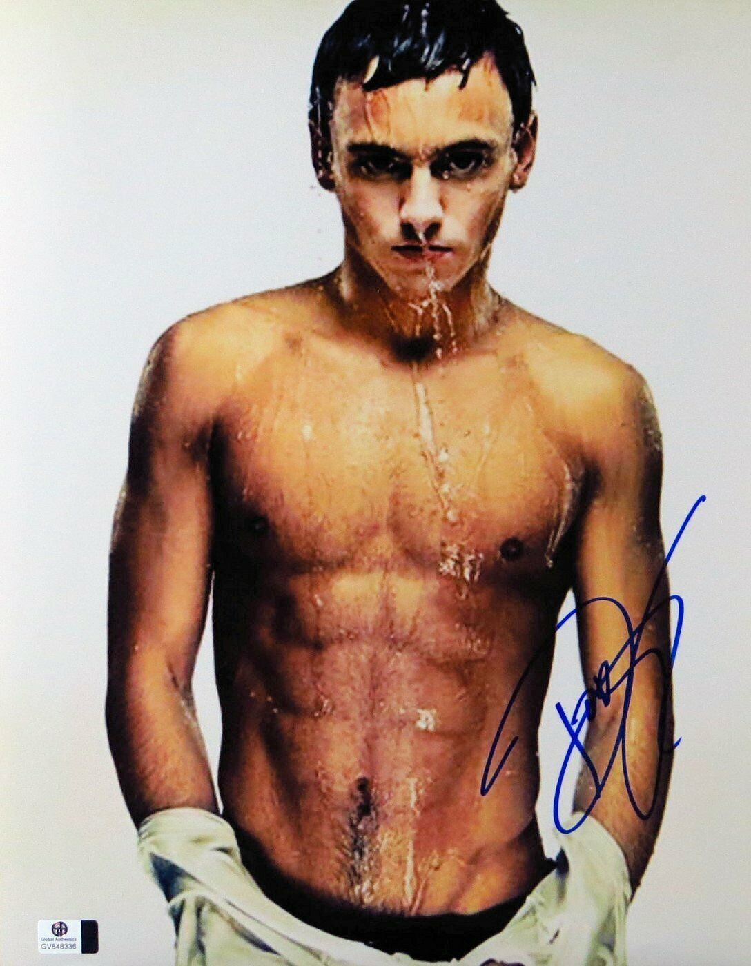 Tom Daley Signed Autographed 11X14 Photo Poster painting Sexy Gorgeous Soaked Water GV848336