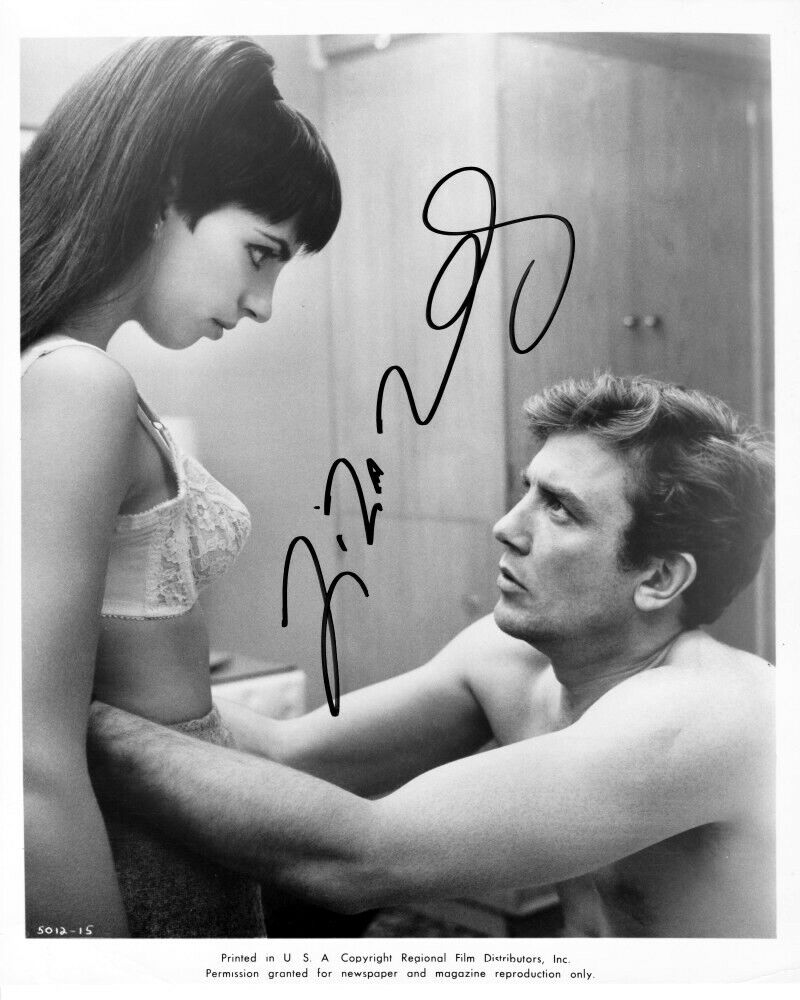 LIZA MINNELLI hand-signed ORIGINAL 1968 CLOSEUP WEARING BRA 8x10 w/ lifetime COA