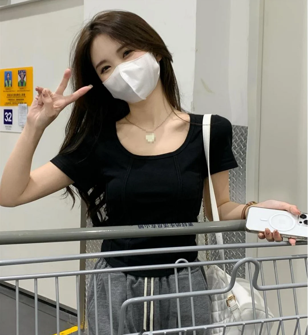 Uveng Uveng Collar T-Shirt Women's Summer Korean Version 2024 New Spice Girl Design Sense Slim Slim Short Short-Sleeved Jacket