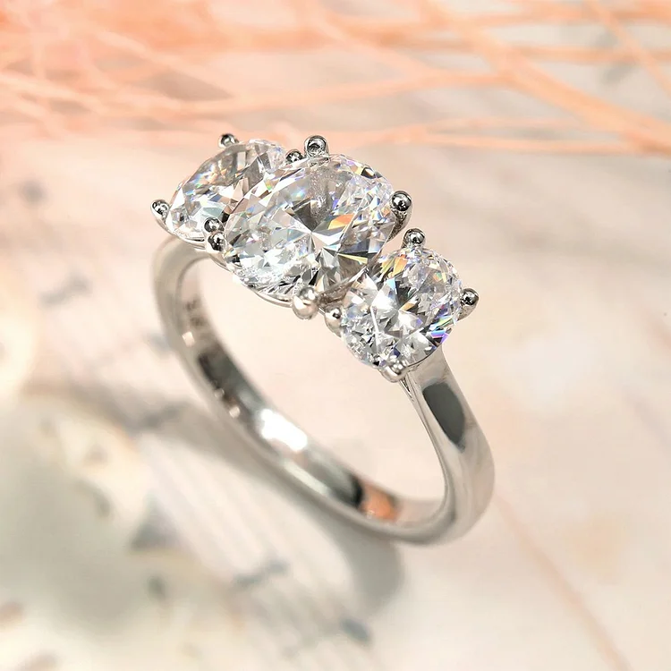 Elegant Three Oval Diamonds Ring
