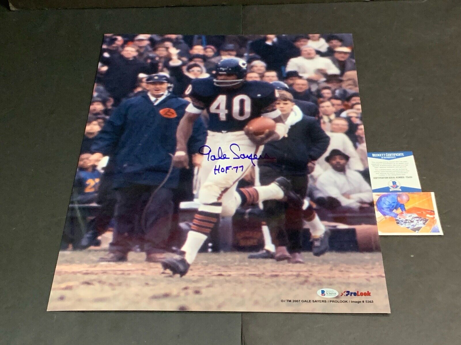 Gale Sayers Chicago Bears Autographed Signed 16x20 HOF 77 Beckett COA r