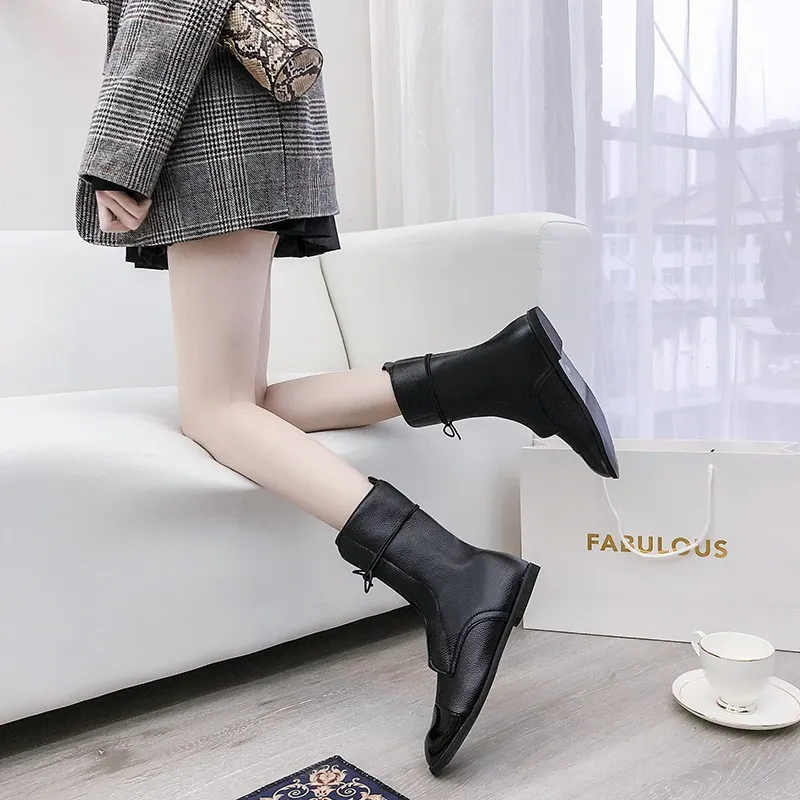 Breakj Breakj Large-Size Female Boots English Flying Autumn And Winter New Products And Leisure Boots Tie Splicing Short Martin Boots