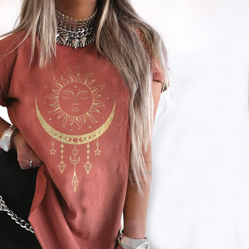   Sleeping Sun And Moon Print Round Neck Women's T-shirt - Neojana