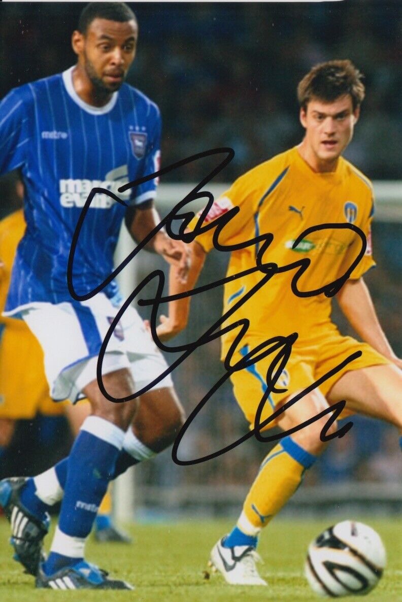 JOHNNIE JACKSON HAND SIGNED 6X4 Photo Poster painting COLCHESTER UNITED FOOTBALL AUTOGRAPH